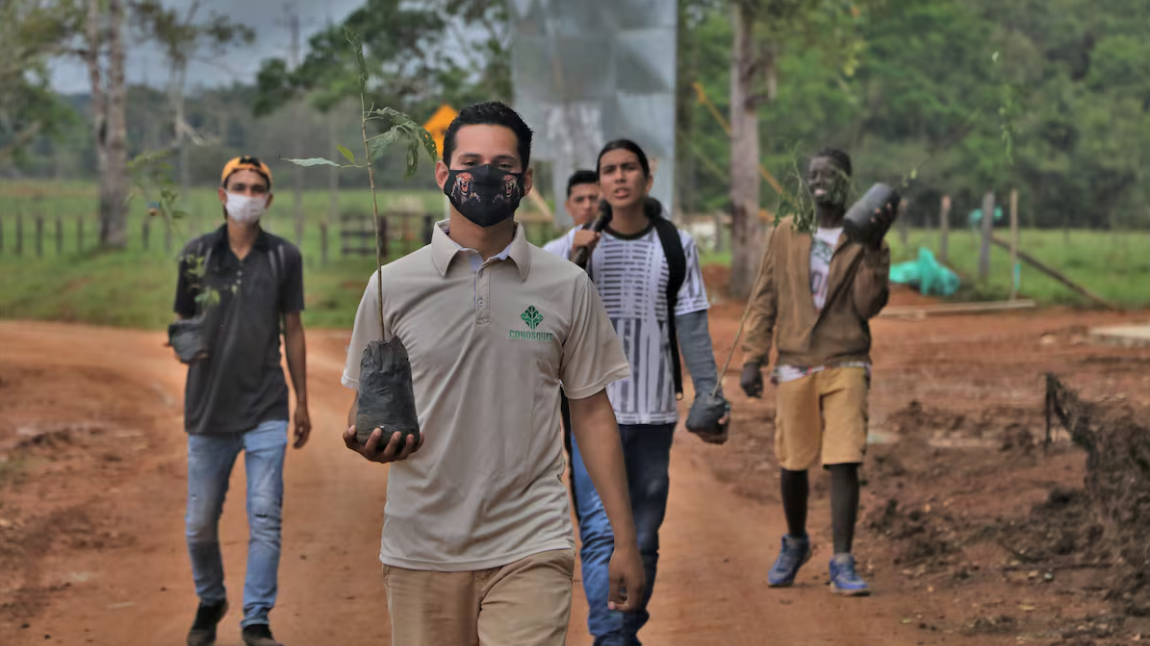 Escuela de guardianes: más de mil jóvenes para resguardar la ‘Capilla Sixtina’ de la Amazonia